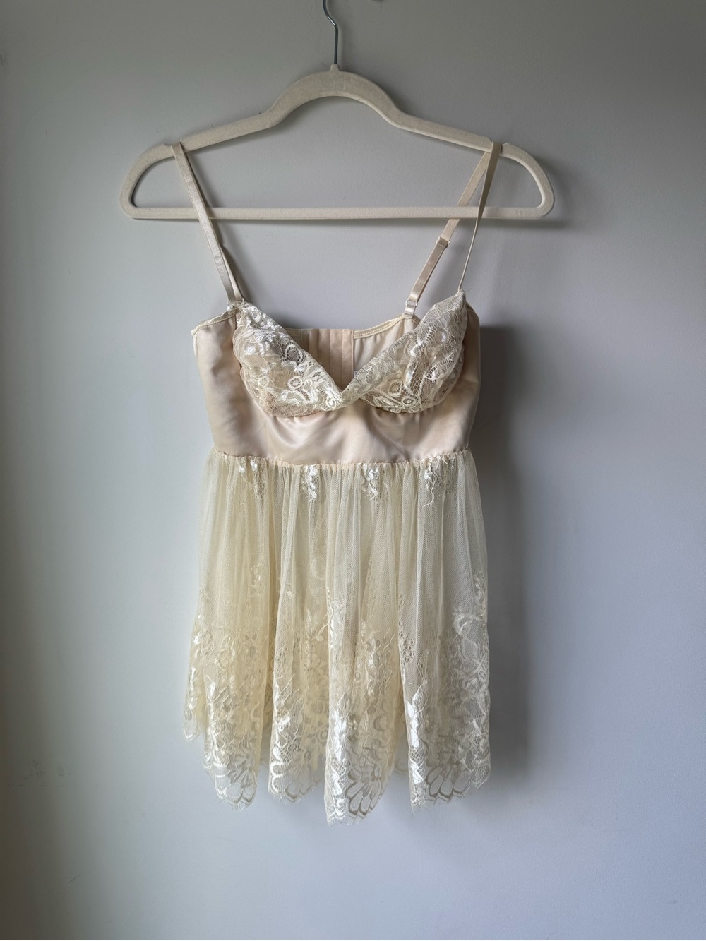 Delicate Lace Babydoll Chemise in Cream